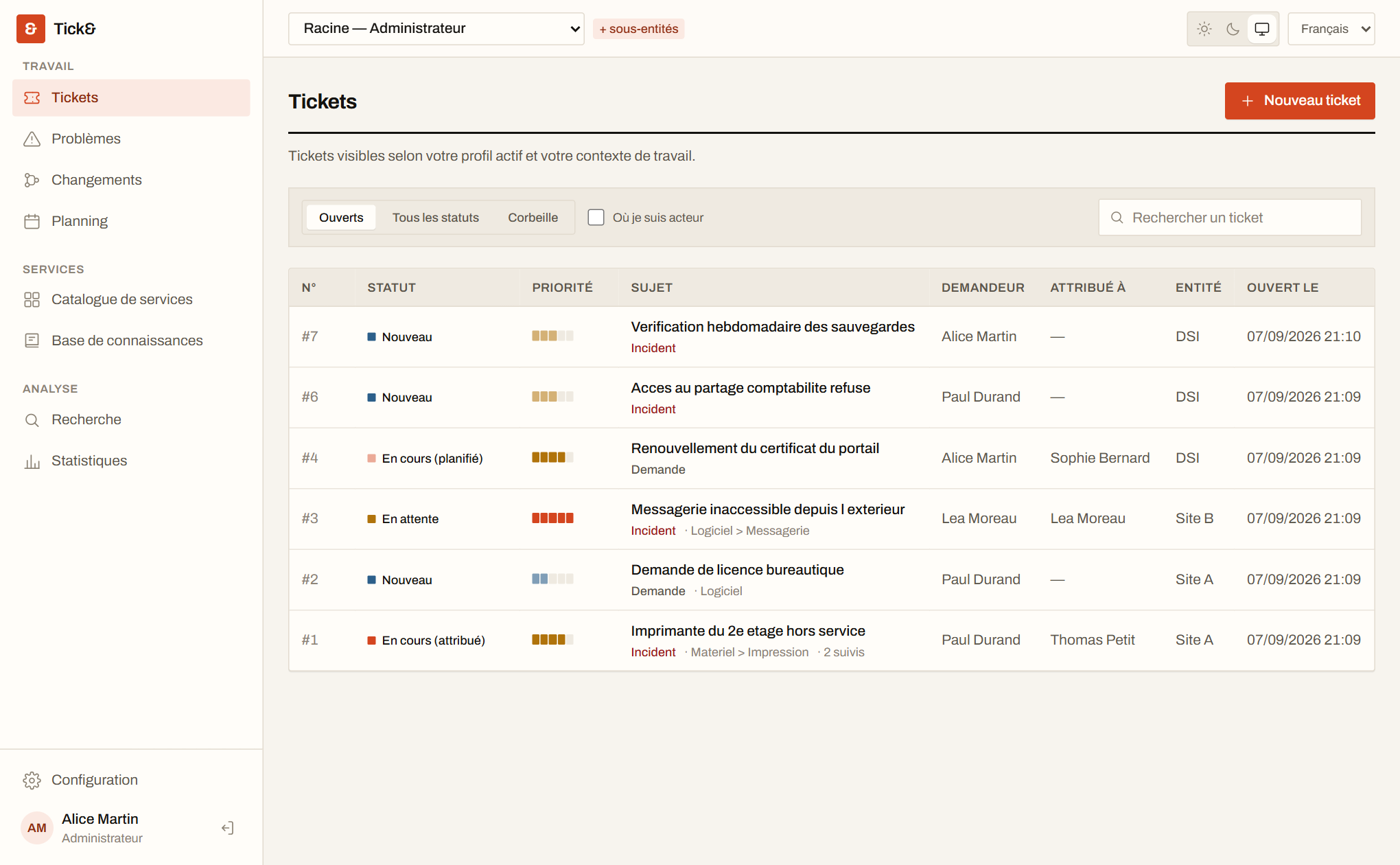Liste des tickets de Tick&, avec statut, priorité, demandeur, technicien assigné et entité